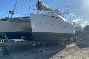 2013 Lagoon 380 thumbnail 2
