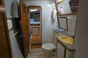 1999 Manta 42 thumbnail 31