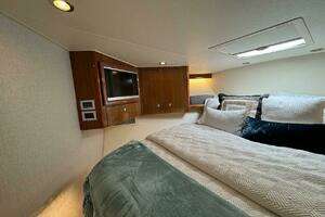 2007 Viking 52 Convertible thumbnail 21