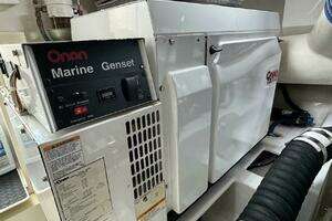 2007 Viking 52 Convertible thumbnail 51