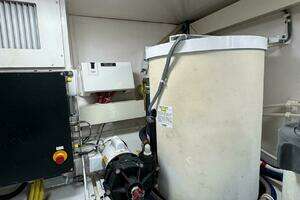 2007 Viking 52 Convertible thumbnail 50
