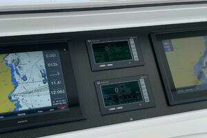 2007 Viking 52 Convertible thumbnail 55