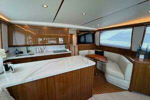 2007 Viking 52 Convertible thumbnail 8