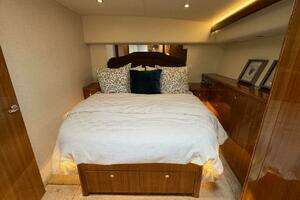 2007 Viking 52 Convertible thumbnail 16
