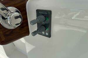 2007 Viking 52 Convertible thumbnail 33
