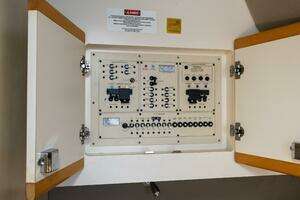 1995 Cruisers ESPRIT 3570 thumbnail 34