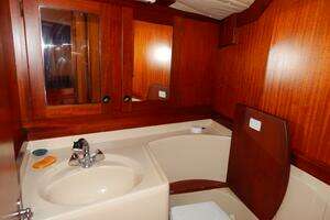1984 Sweden Yachts C38/39 thumbnail 9