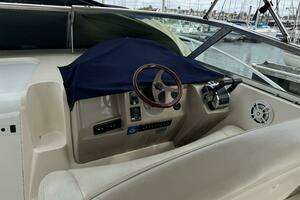 2002 Rinker 342 Fiesta Vee thumbnail 26