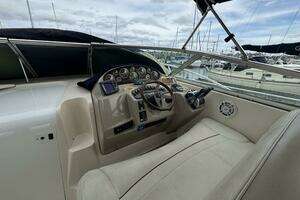 2002 Rinker 342 Fiesta Vee thumbnail 15