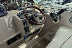 2002 Rinker 342 Fiesta Vee thumbnail 18