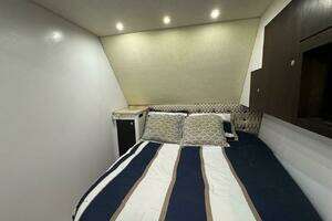 2000 Ocean Yachts 48 Convertible thumbnail 30