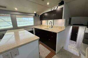 2000 Ocean Yachts 48 Convertible thumbnail 21