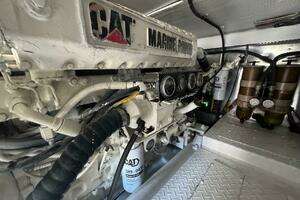 2000 Ocean Yachts 48 Convertible thumbnail 43