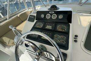 2000 Ocean Yachts 48 Convertible thumbnail 38