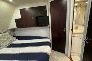 2000 Ocean Yachts 48 Convertible thumbnail 29