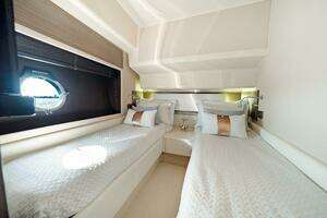 2017 Azimut 60 Flybridge thumbnail 29