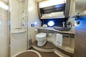 2017 Azimut 60 Flybridge thumbnail 28