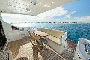 2017 Azimut 60 Flybridge thumbnail 4