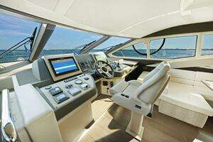 2017 Azimut 60 Flybridge thumbnail 15