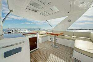 2017 Azimut 60 Flybridge thumbnail 32