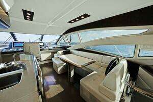 2017 Azimut 60 Flybridge thumbnail 10