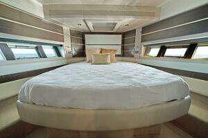2017 Azimut 60 Flybridge thumbnail 27