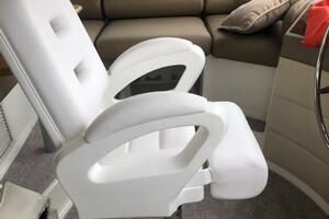 Photo 5368224 for 2001 Bayliner 4788 Pilot House Motoryacht  