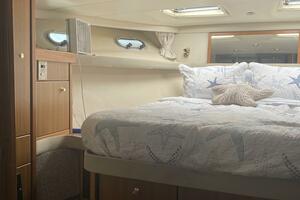 Photo 5368248 for 2001 Bayliner 4788 Pilot House Motoryacht  