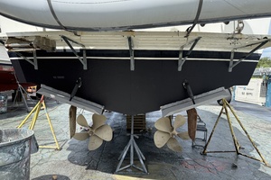 Escape 40ft Hatteras Yacht For Sale