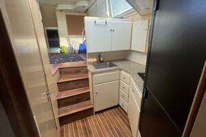 1994 Hatteras Double Cabin thumbnail 32