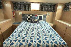 1994 Hatteras Double Cabin thumbnail 40