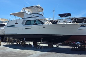 Escape 40ft Hatteras Yacht For Sale