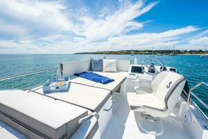 2026 Beneteau Antares 11 Fly thumbnail 10
