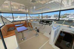 2005 Offshore Yachts thumbnail 14