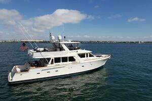 2005 Offshore Yachts thumbnail 4