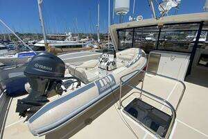 2005 Offshore Yachts thumbnail 18