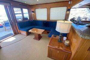 2005 Offshore Yachts thumbnail 7