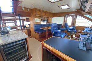 2005 Offshore Yachts thumbnail 11