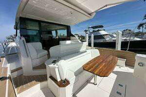 2025 Tiara Yachts EX 60 thumbnail 17