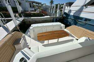2025 Tiara Yachts EX 60 thumbnail 24