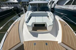 2025 Tiara Yachts 60 EX -Bow Lounge 