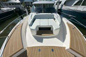 2025 Tiara Yachts EX 60 thumbnail 23