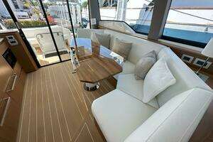 2025 Tiara Yachts EX 60 thumbnail 14