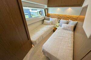 2025 Tiara Yachts EX 60 thumbnail 10