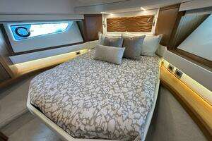 2025 Tiara Yachts EX 60 thumbnail 9