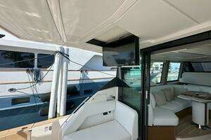 2025 Tiara Yachts EX 60 thumbnail 16
