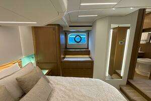 2025 Tiara Yachts EX 60 thumbnail 12