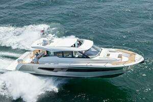 2025 Tiara Yachts EX 60 thumbnail 1