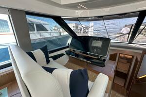 2025 Tiara Yachts 60 EX - Helm