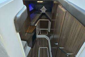 2020 Four Winns V355 Coupe OB thumbnail 15